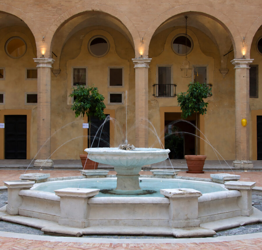 Chiostro del Complesso di Vicolo Valdina, Camera dei Deputati