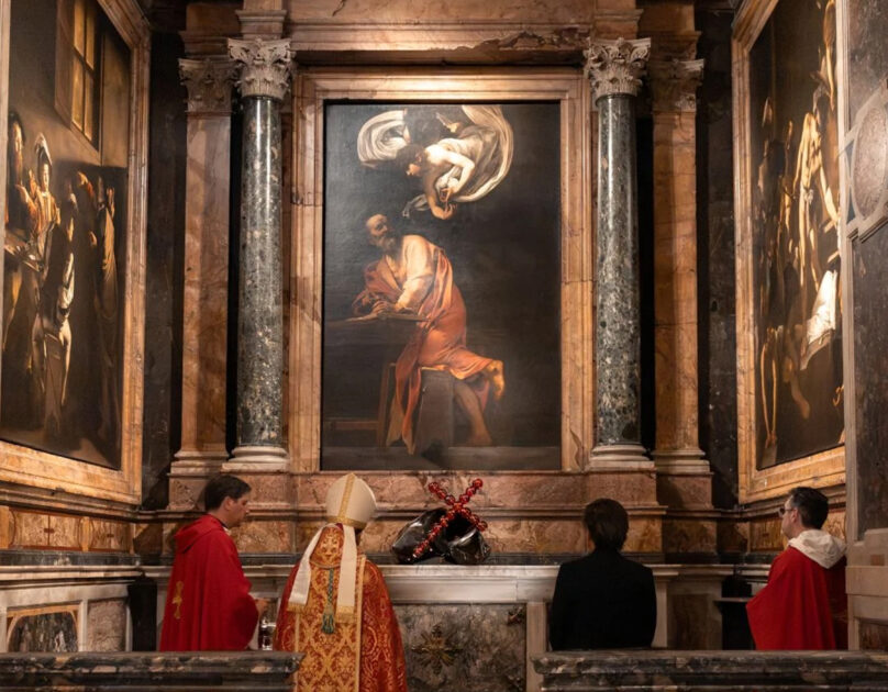 “La Croix” di Jean-Michel Othoniel, Cappella Contarelli a San Luigi dei Francesi